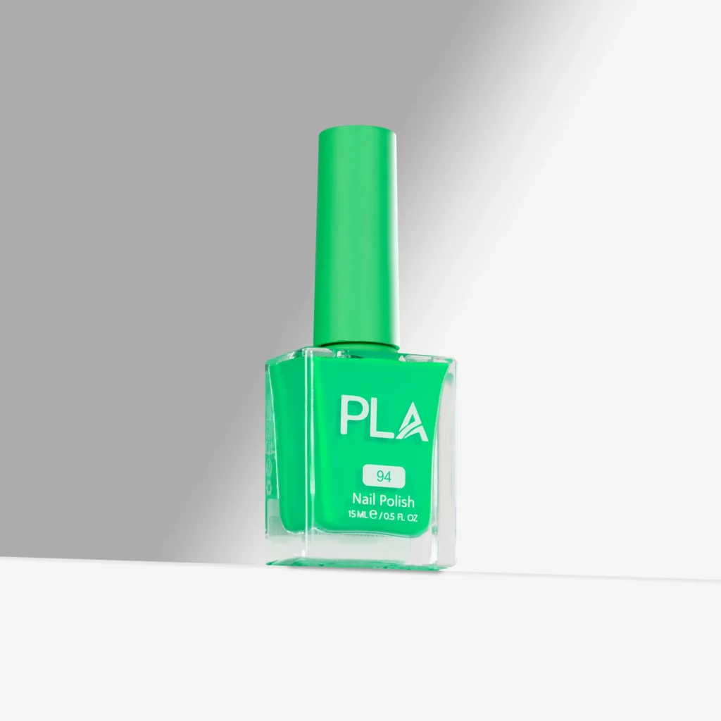 lac de unghii verde neon profesional, PLA 11 free, finish glossy, pentru manichiura si pedichiura asortata cu oja semipermanenta PLA
