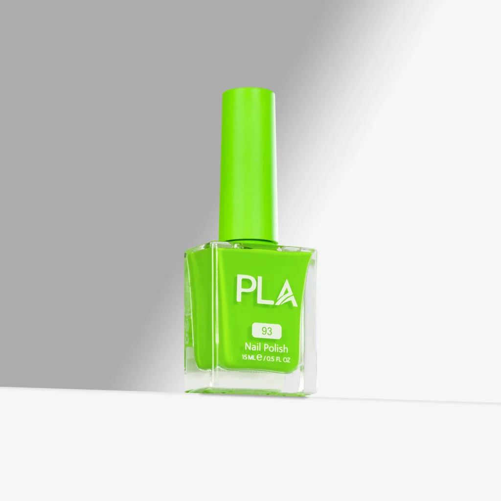 lac de unghii verde neon aprins The Strat - 93, oja clasica rezistenta, formula curata PLA Nails 11 Free, finish lucios, pentru pedichiuri si manichiuri clasice cu uscare la aer