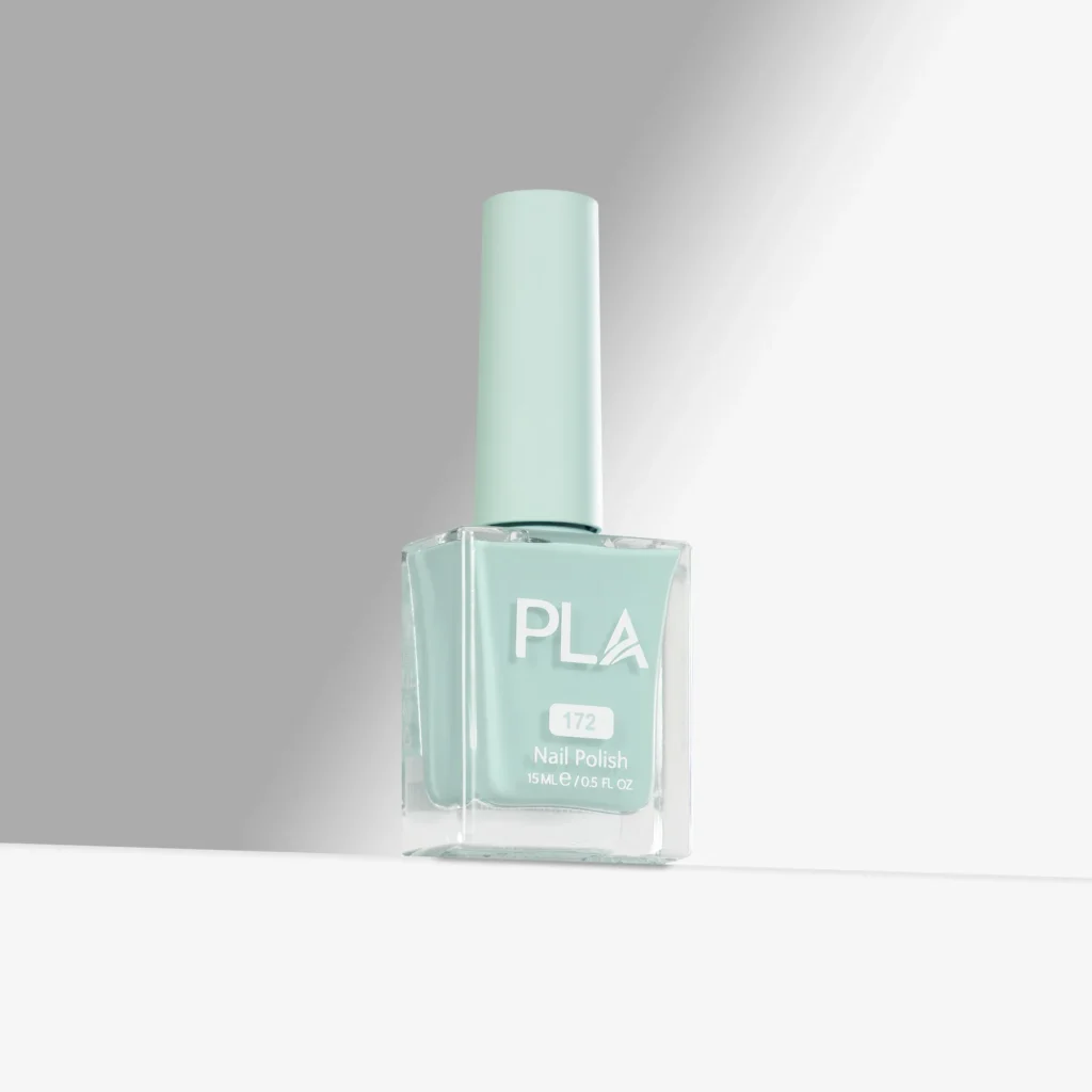 lac de unghii verde albastru It Girl - 172, oja verde rezistenta, finish lucios, formula curata 11 Free de la PLA Nails, pentru pedichiura si manichiura cu uscare la aer
