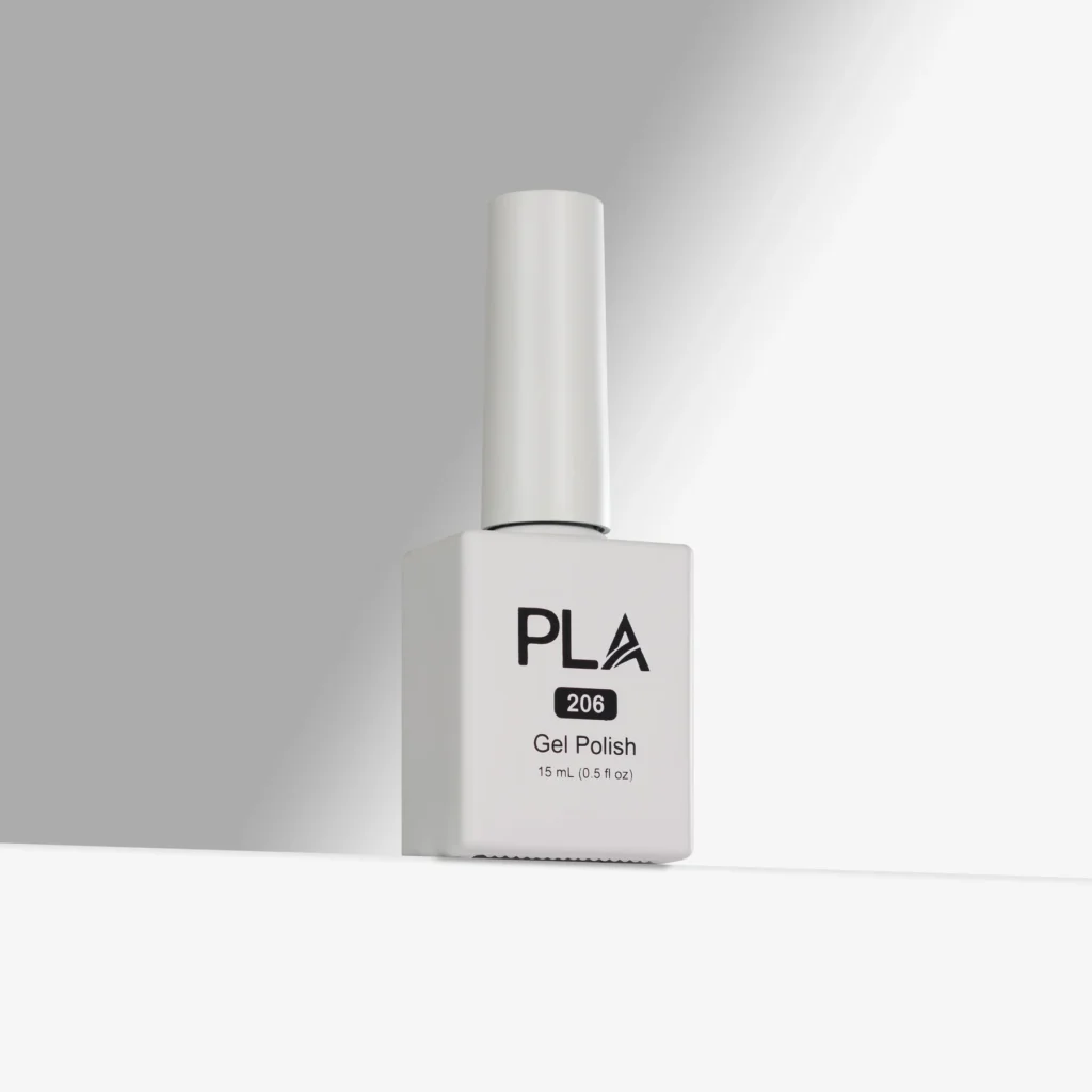 oja semipermanenta alba Blushin' Baby - 206 PLA are finish lucios, rezistenta, pigment intens, se aplica si peste rubber sau gel